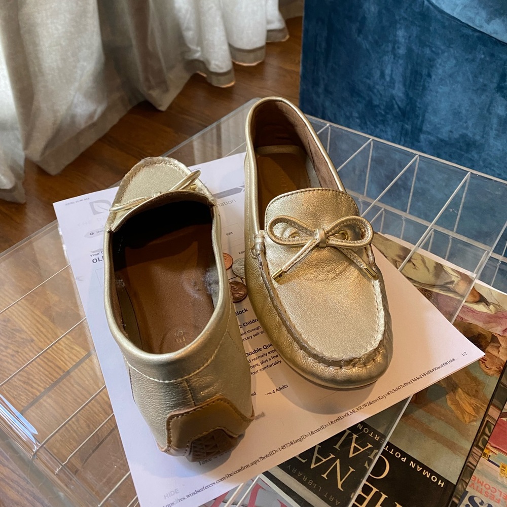 Gold loafers (look just like the tods loafers) Aerosoles gold loafers size 7.5